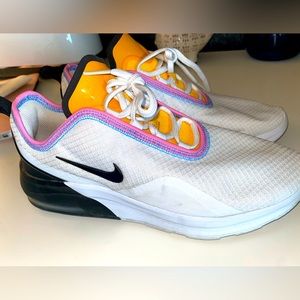 Nike Motion 2 Airmax
